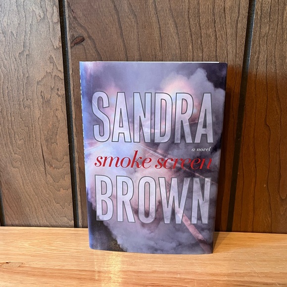 Smoke Screen book by Sandra Brown - Picture 1 of 3